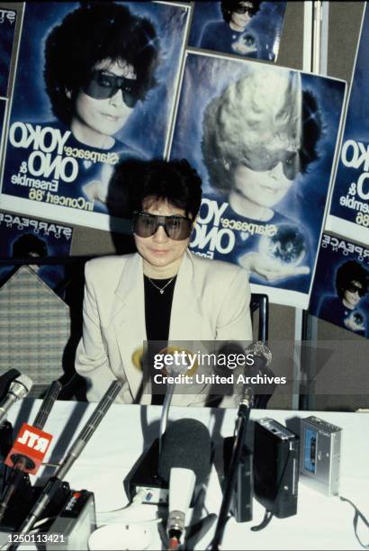 Yoko Ono - Pressekonferenz - Die japanisch-amerikanische Künstlerin, Filmemacherin, Experimentalkomponistin und Sängerin. Vermutlich am .