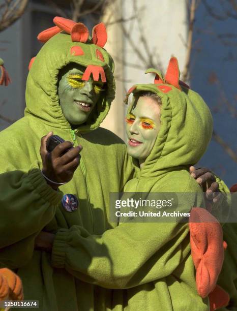 Karnevalsumzug mit Heidi Klum - Das deutsche Model Heidi Klum und ihr britischer Ehemann Seal beim Karnevalsumzug in Klum´s Heimatstadt...