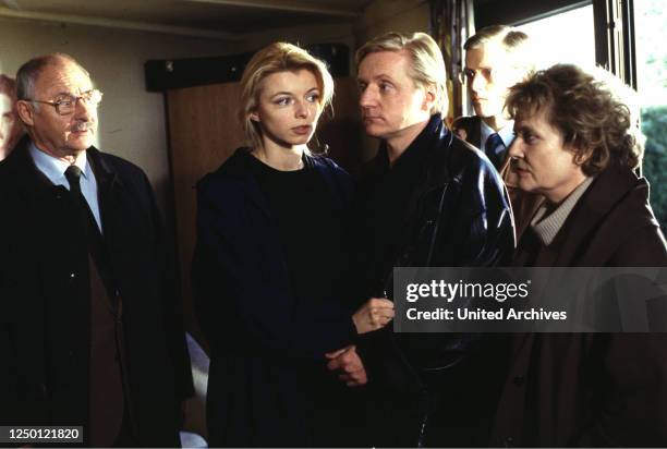 Am hellichten Tag, D 1995, Regie: Dietrich Haugk, ROLF SCHIMPF, MICHAELA MERTEN, PIERRE FRANCKH, CORDULA TRANTOW.