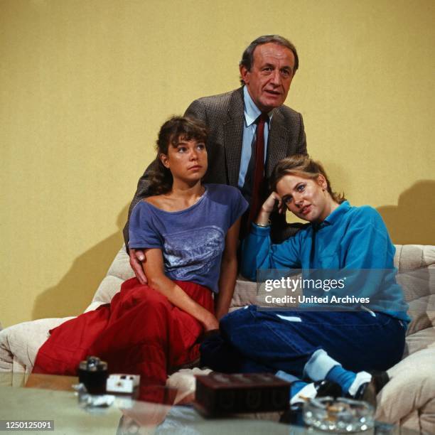 Gestern bei Müllers, Fernsehserie, Deutschland 1983, Darsteller: Beate Finckh, Alexander Kerst, Anja Schüte.