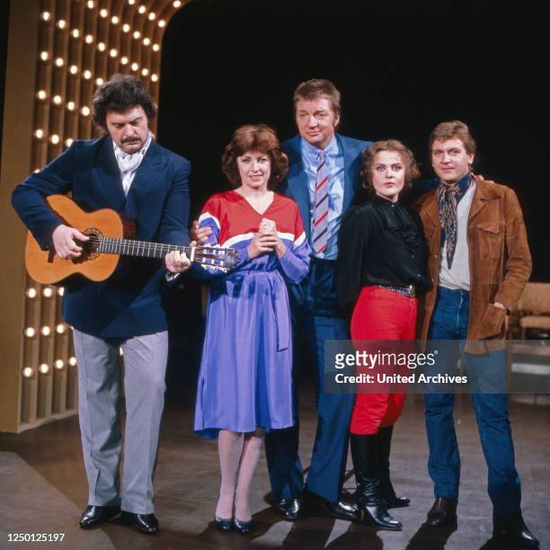Meine Gäste und ich, Fernsehserie, Deutschland 1982, Mitwirkende: Bernd Weikl, Nicole Heesters, Werner Schneyder, Susanne Seidler, Lukas Resertarits.
