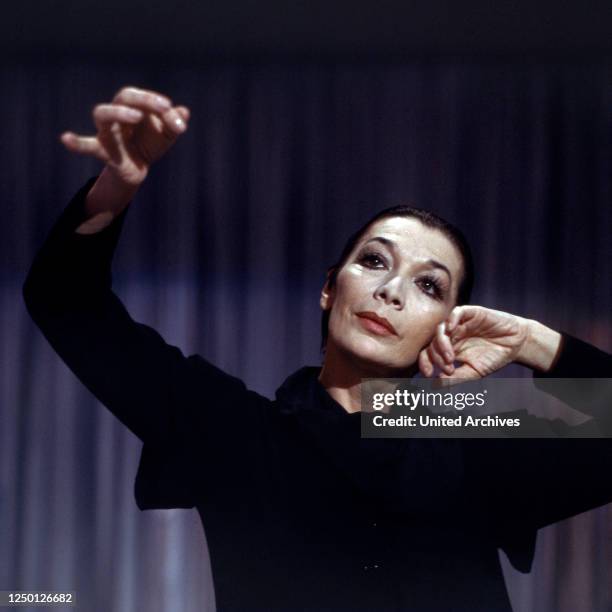 Die französische Chansonsängerin und Schauspielerin Juliette Greco, Deutschland 1990er Jahre.