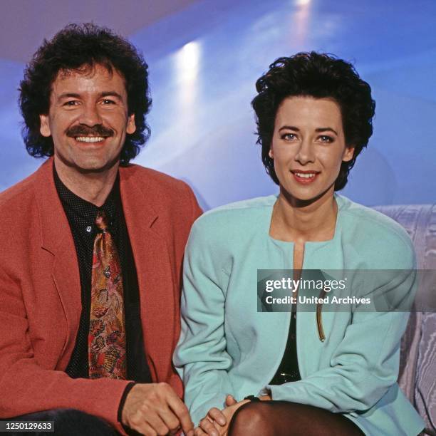 Liebesbarometer, Fernsehshow, Deutschland 1992 - 1993, Moderator Thomas Hegemann mit Gaststar Sabine Sauer.