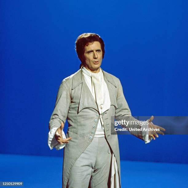 Franco Corelli, italienischer Opernsänger, zu Gast in der Musiksendung "Schöne Stimmen", Deutschland 1975.