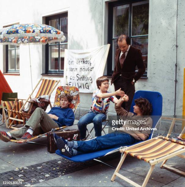 Für die Erhaltung ihrer Siedlung im Hungerstreik: Rosel Zech, Ralf Potz, Nikolaus Faryla, Beate Finckh, Regie: Stephan Meyer, 1981.