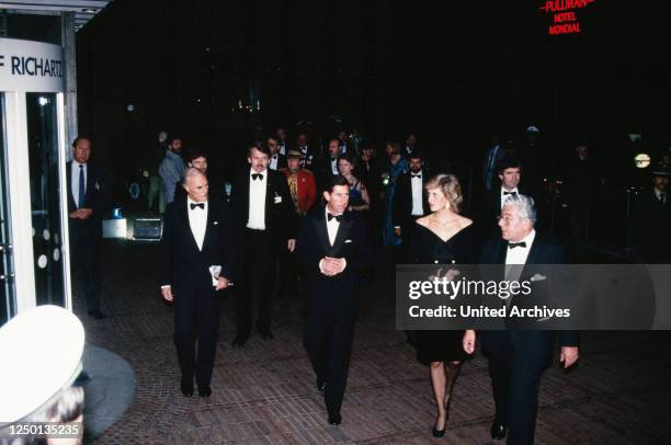 Besuch von Prinz Charles und Prinzessin Diana im Rheinland - Abendveranstaltung im Wallraf Richartz Museum in Köln. Gastgeber ist Oberbürgermeister...