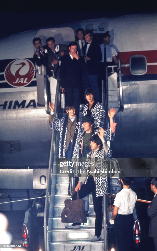 The Beatles Arrives Japan