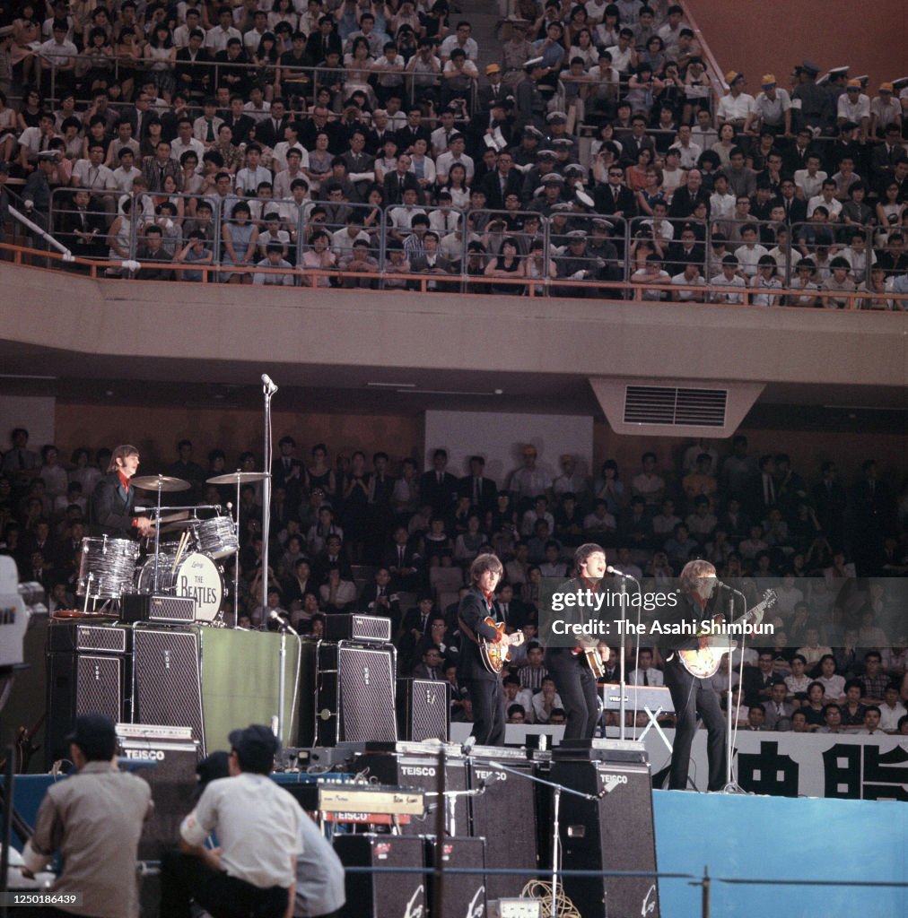 Beatles Performs Live In Tokyo
