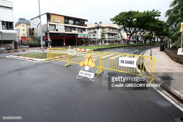 This picture taken on February 4, 2010 shows the empty streets of Papeete, on the Pacific island of Tahiti which was placed on Red Alert and...