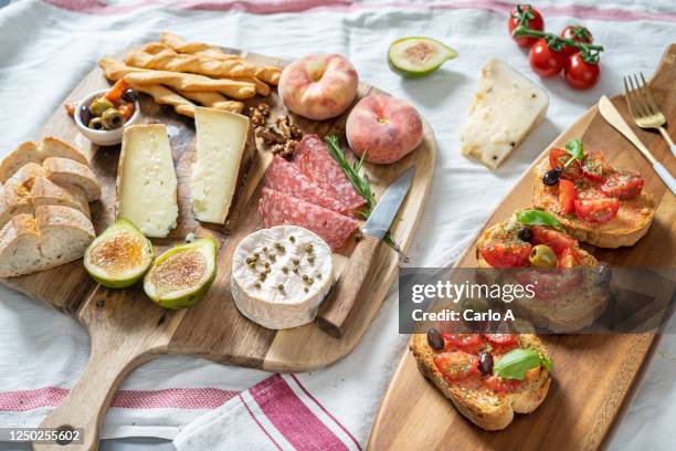 antipasti platter - antipasto fotografías e imágenes de stock