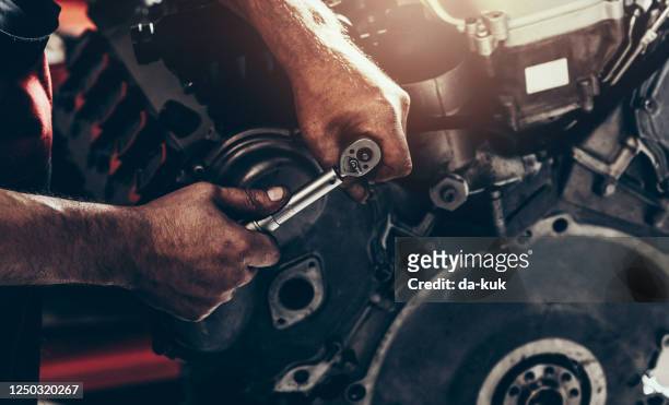 reparatie en service van de motor - part of stockfoto's en -beelden
