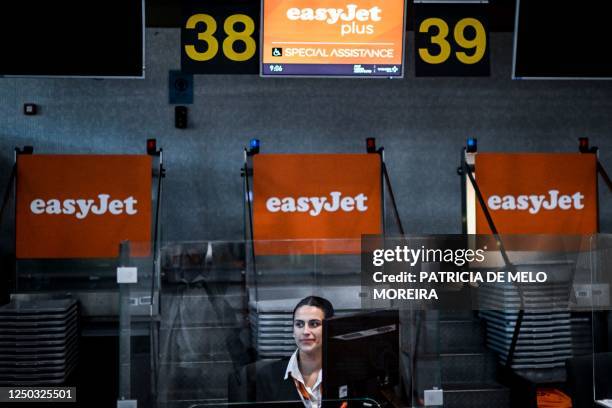 Easyjet Ranks 255 Easyjet Staff Stock Photos, High-Res Pictures, and Images - Getty ...