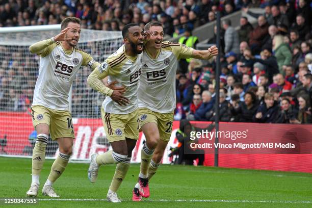 Ricardo Pereira of Leicester City celebrates his goal with team mates during the Premier League match between Crystal Palace and Leicester City at...