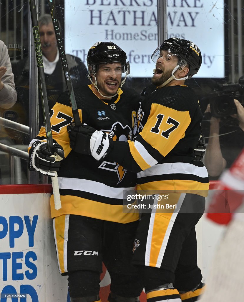 Brano Rust Bryan Rust of the Pittsburgh Penguins celebrates with Sidney Crosby ...