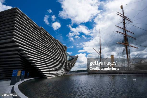 dundee's modern v&a art museum, scotland - victoria and albert museum stock pictures, royalty-free photos & images