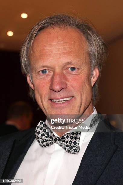 Gerhard Delling during the Blauer Ball at Grand Elysee Hamburg Hotel on April 1, 2023 in Hamburg, Germany.