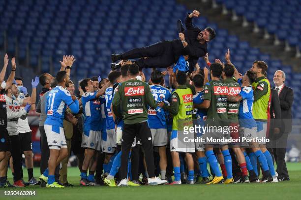 Napoli coach Gennaro Gattuso brought in triumph by his players during Coppa Italia final between Napoli and Juventus in the olimpic stadium. Rome...