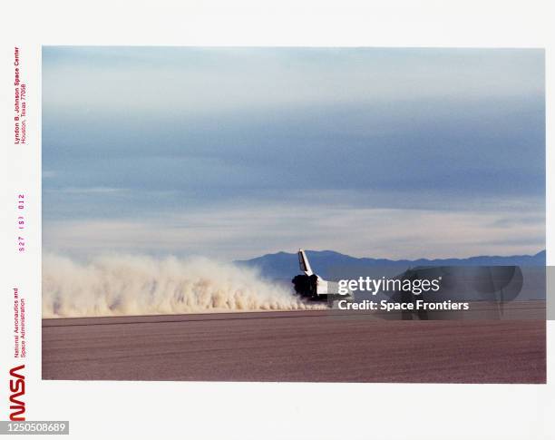 Shuttle Rear View 4,903 Shuttle Landing Stock Photos, High-Res Pictures, and Images ...