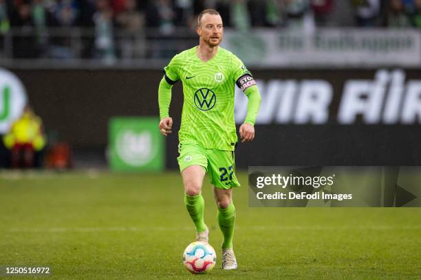 Maximilian Arnold of VfL Wolfsburg controls the ball during the Bundesliga match between VfL Wolfsburg and FC Augsburg at Volkswagen Arena on April...