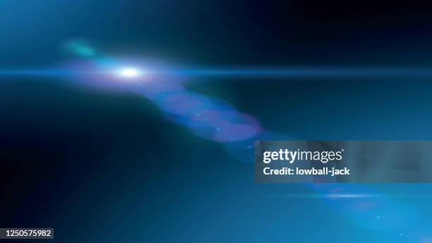 illustrations, cliparts, dessins animés et icônes de effet de lumière de l’avant-soleil spéciale vectorielle. flash optique d’étoile de fusée avec des rayons et illustration de stock de vecteur de projecteur - jet de flamme