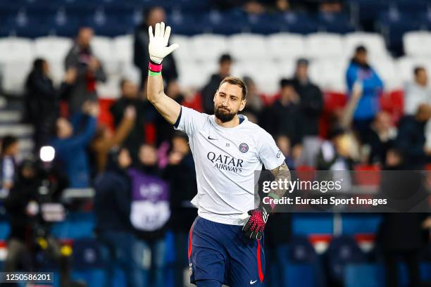 Goalkeeper Gianluigi Donnarumma of Paris Saint Germain warming up during the Ligue 1 match between Paris Saint-Germain and Olympique Lyon at Parc des...