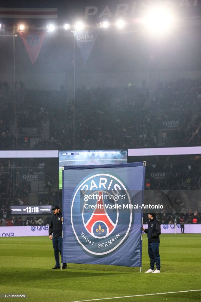 Paris Saint-Germain v Olympique Lyon - Ligue 1 Uber Eats