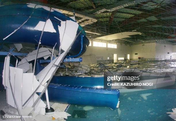 Pool Building Collapse Rooftop Swimming Pool Photos and Premium High Res Pictures - Getty Images
