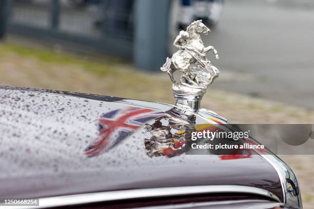 Auto Radiator Mascots 69 Radiator Mascot Stock Photos, High-Res Pictures, and Images - Getty ...