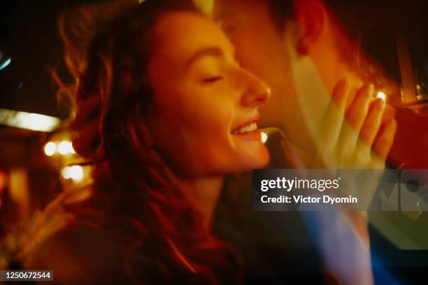 dynamic colorful portrait of the smiling girl - bewondering stockfoto's en -beelden