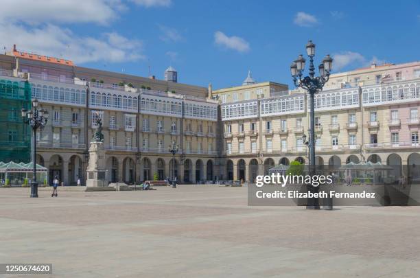 maria pita square in a coruna, galicia, spain - la coruña imagens e fotografias de stock