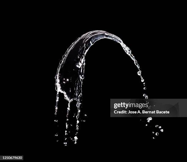 figures and abstract forms of water on a black background. - fuente estructura creada por el hombre fotografías e imágenes de stock