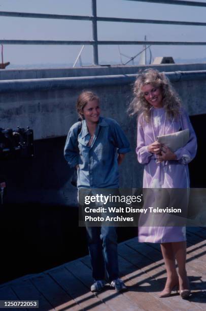Jennifer Jason Leigh, Susan Anspach, behind the scenes, making of the ABC tv movie 'The First Time'.