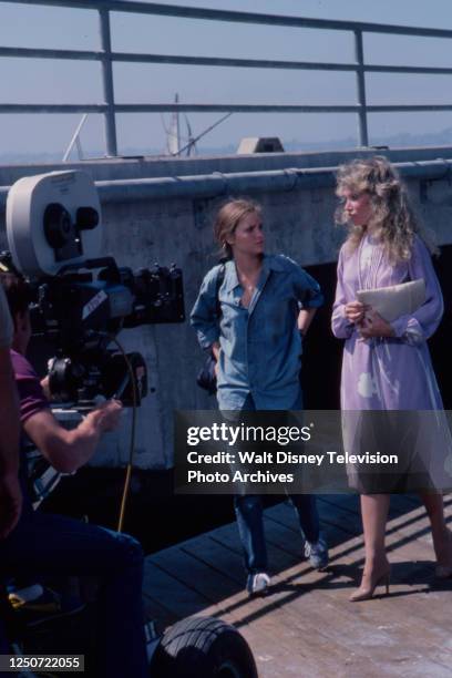 Jennifer Jason Leigh, Susan Anspach, behind the scenes, making of the ABC tv movie 'The First Time'.