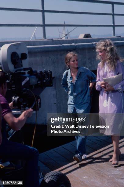 Jennifer Jason Leigh, Susan Anspach, behind the scenes, making of the ABC tv movie 'The First Time'.
