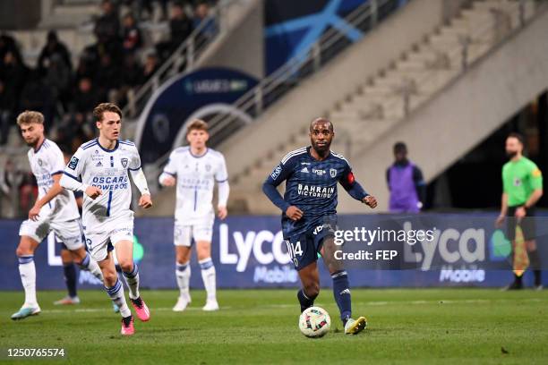 Tom DUCROCQ - 14 Cyril MANDOUKI during the Ligue 2 BKT match between Paris and Bastia at Stade Charlety on March 18, 2023 in Paris, France.