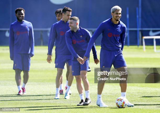 Ronald Araujo and Jordi Alba during the training session held at the Ciutat Esportiva Tito Vilanova, prior to the Cup semifinal match against Real...