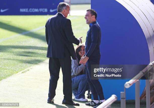 Xavi Hernandez and the vicepresidente Rafa Yuste during the training session held at the Ciutat Esportiva Tito Vilanova, prior to the Cup semifinal...