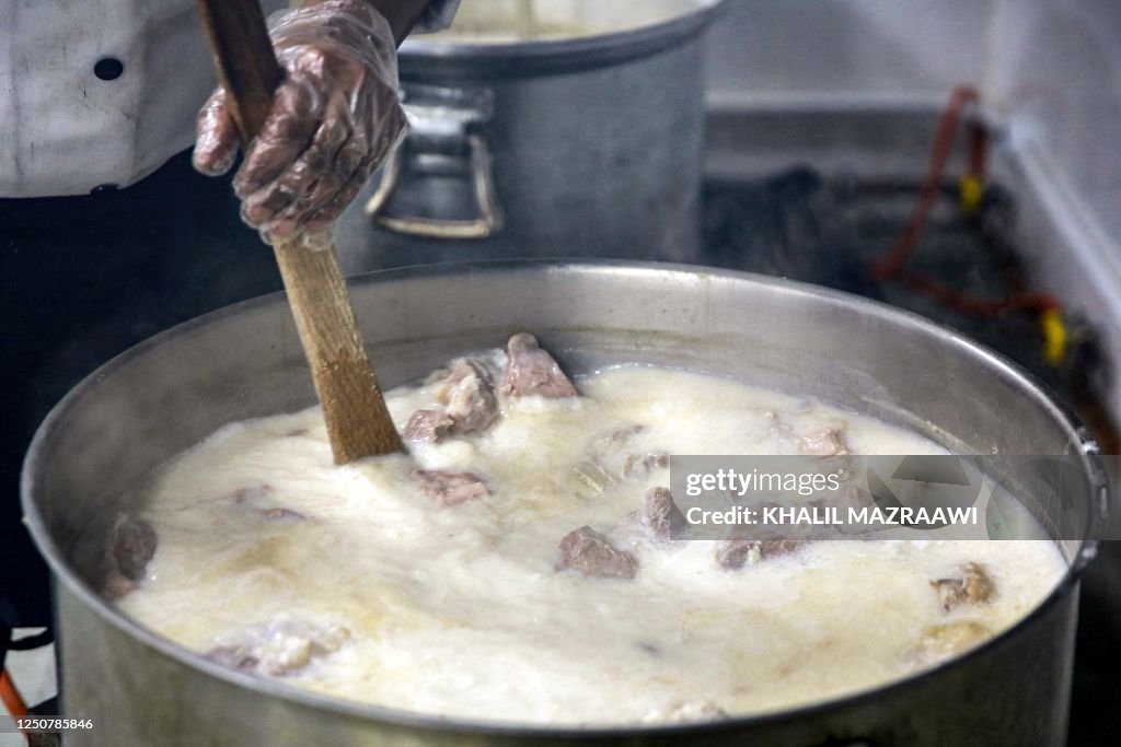 JORDAN-CULTURE-FOOD-TRADITION-MANSAF