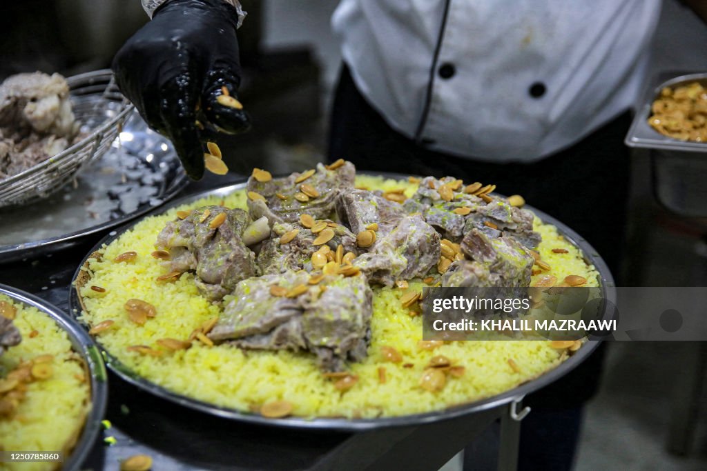 JORDAN-CULTURE-FOOD-TRADITION-MANSAF