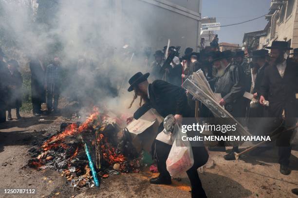Hasidic Ritual 2,003 Jewish Ritual Orthodox Stock Photos, High-Res Pictures, and ...