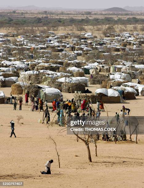 Partial view of the Sudan's refugees camp of Iridimi where 15.000 refugees have fled the Darfur region where rebels attacked the population 26 June...