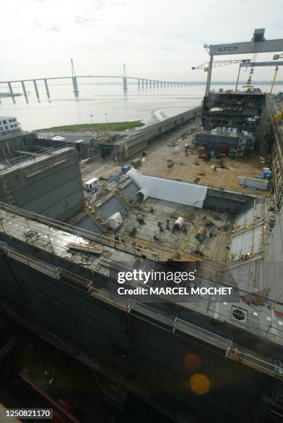 Une partie d'une cuve du plus grand méthanier du monde, le Provalys, durant sa construction au mois de mai 2004 aux Chantiers Navals de l'Atlantique...