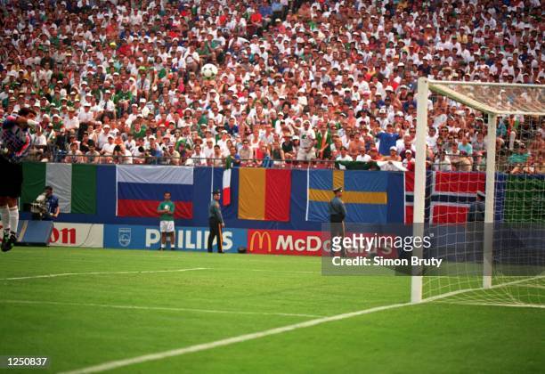 S 1-0 VICTORY OVER ITALY IN THE 1994 WORLD CUP GAME AT THE MEADOWLANDS+ GIANTS STADIUM IN EAST RUTHERFORD, NEW JERSEY. Mandatory Credit: Simon...