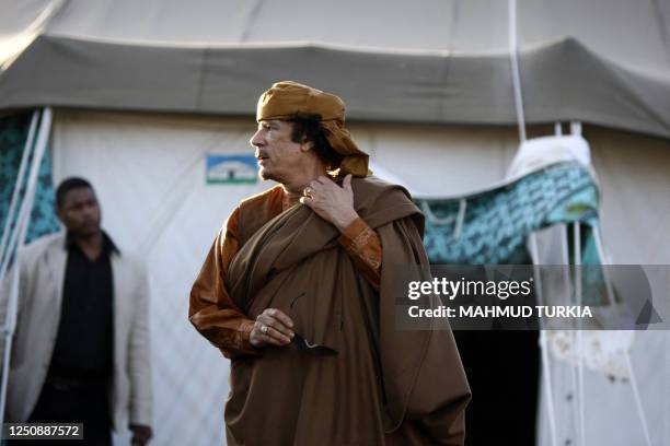 Aziziya 530 Bab Al Aziziya Compound Stock Photos, High-Res Pictures, and Images ...