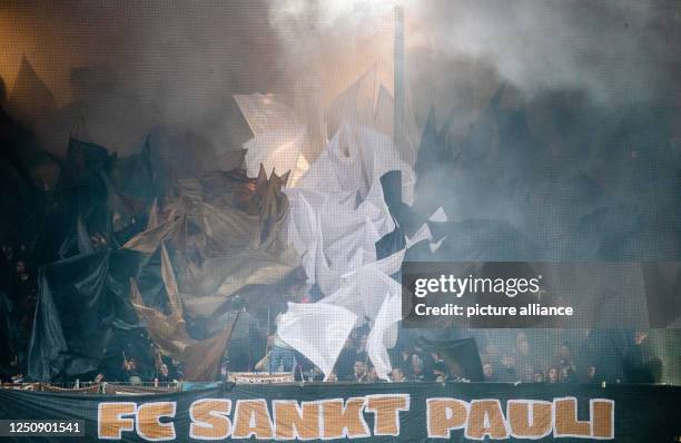 April 2023, Baden-Württemberg, Heidenheim: Soccer: 2nd Bundesliga, 1. FC Heidenheim - FC St. Pauli, Matchday 27 at Voith Arena. Fans of St. Paulis...