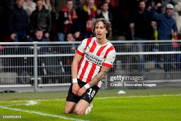 Fabio Silva of PSV celebrates 3-0 during the Dutch Eredivisie match between PSV v Excelsior at the Philips Stadium on April 8, 2023 in Eindhoven...