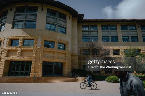 Gate Building Mit Computer Science 24 Gates Computer Science Building Stanford Stock Photos, High-Res ...