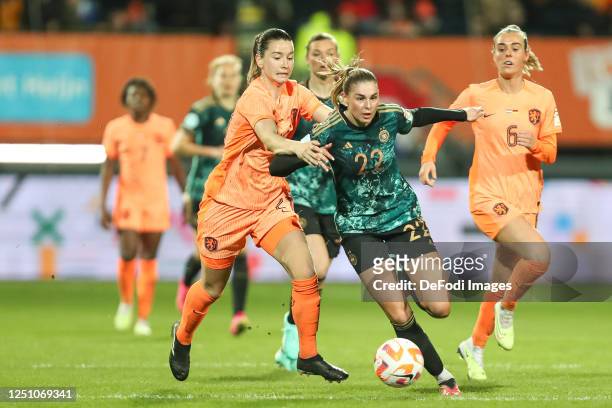 Damaris Egurrola of Netherlands and Jule Brand of Germany battle for the ball during the Women's international friendly match between Netherlands and...