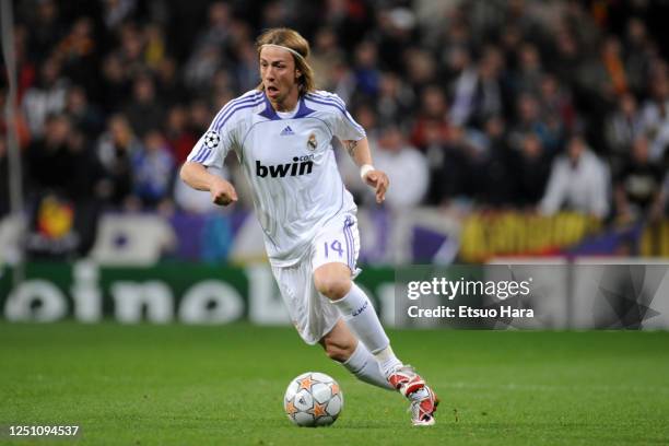 Guti of Real Madrid in action during the UEFA Champions League Round of 16 second leg match between Real Madrid and AS Roma at the Estadio Santiago...