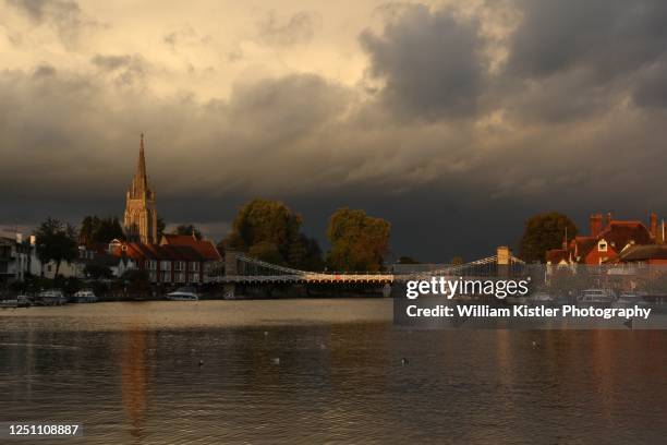 storm sky in marlow - marlow buckinghamshire fotografías e imágenes de stock